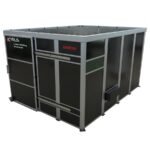 Laser welding enclosure with operational status display.