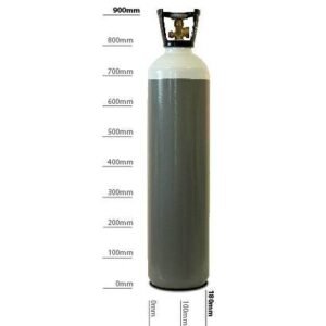 Gas cylinder with measurement markings