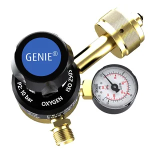 Oxygen regulator with pressure gauge