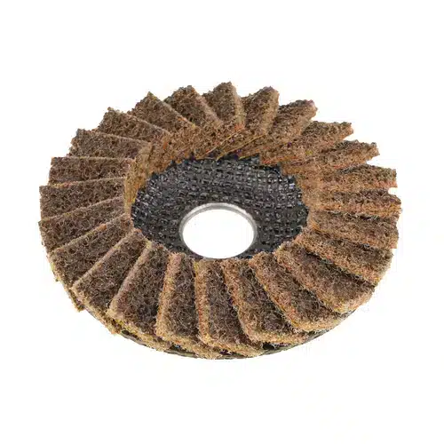 Circular abrasive disc with layered bristles