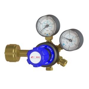 Dual-gauge gas pressure regulator with brass fittings