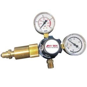 Dual-gauge gas pressure regulator with brass fittings