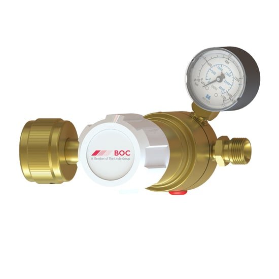 Brass gas regulator with pressure gauge