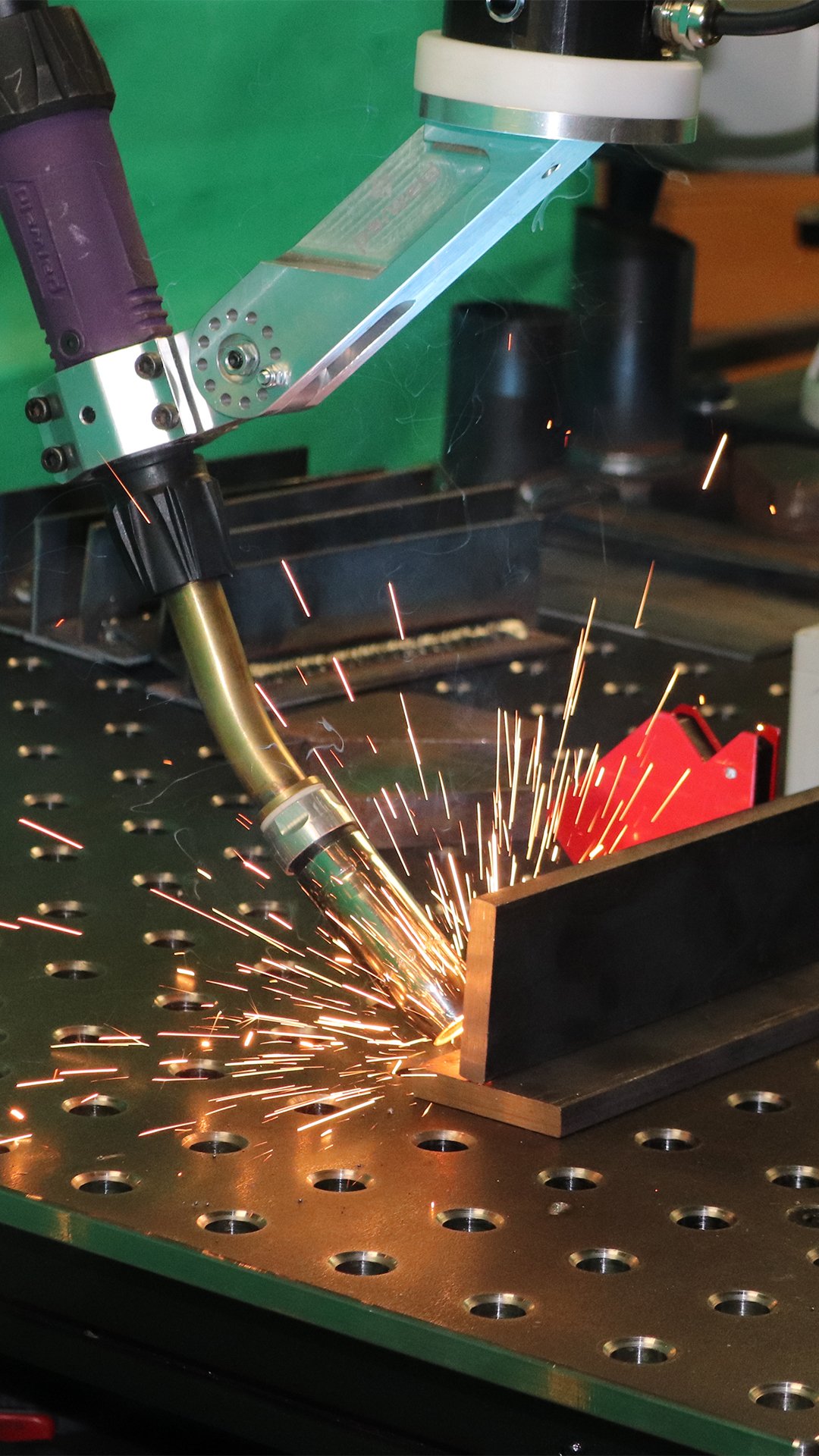 Cobot welding in operation